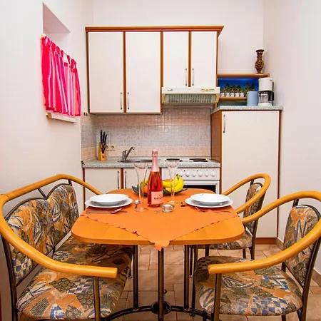 Prodan Apartment *