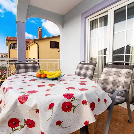 Prodan Apartment *